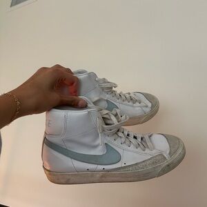 Women’s Nike Blazer - mid 77 White Celestine Blue